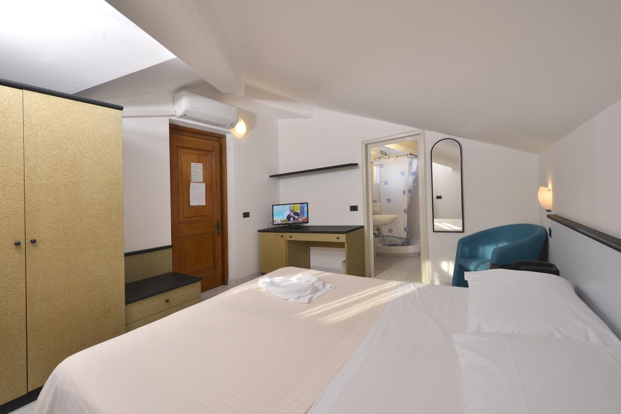 Hotel Garden Bocca Di Magra Екстериор снимка