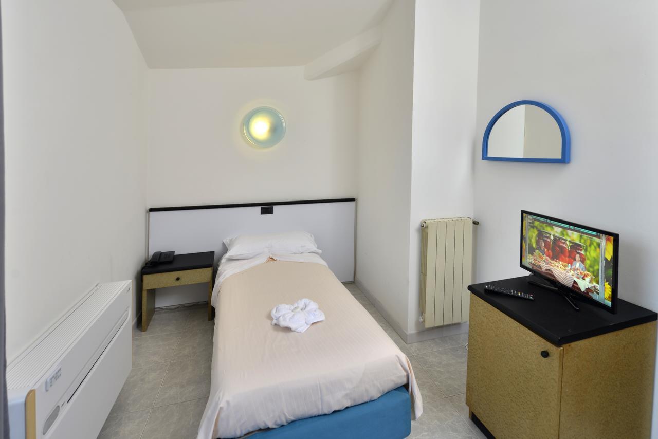 Hotel Garden Bocca Di Magra Екстериор снимка