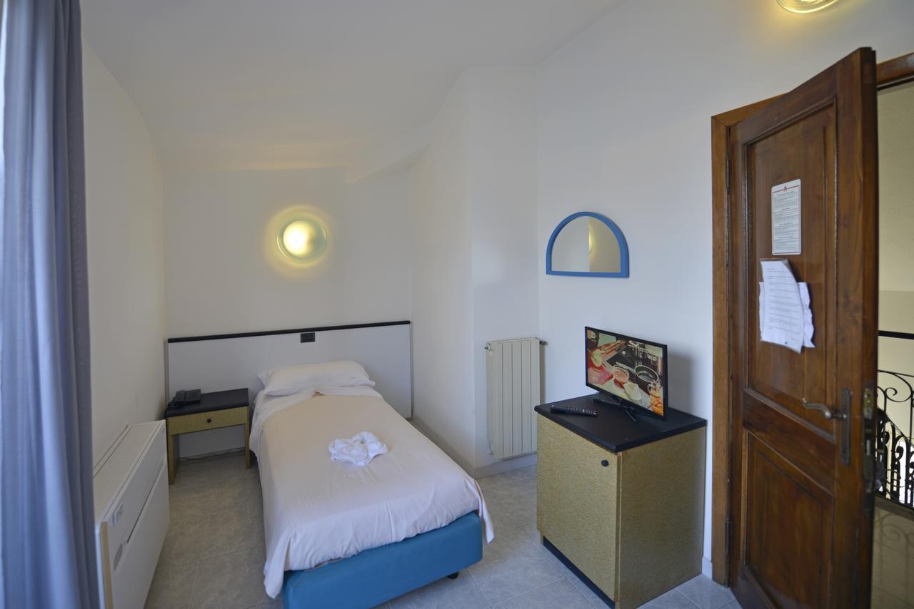 Hotel Garden Bocca Di Magra Екстериор снимка